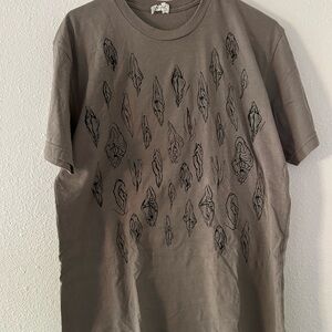 Vulva/vagina Tee